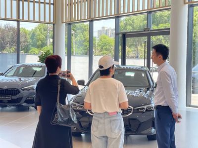 全方位感受松江创新活力!中央、市级和香港媒体集中采访车墩